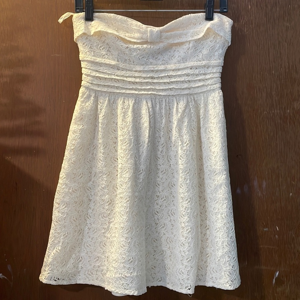 White lace dress